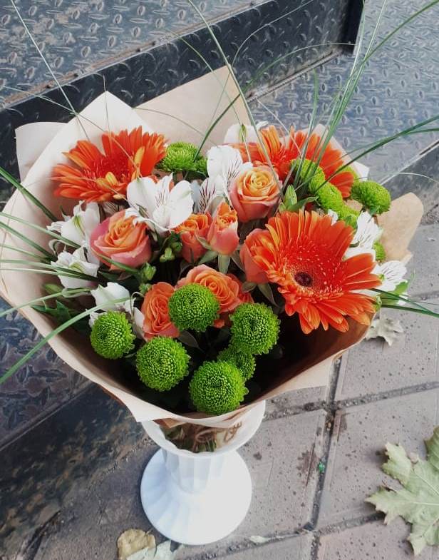 Букет цветов из: Герберы, Хризантемы, Альстромерии и Розы в Электроуглях