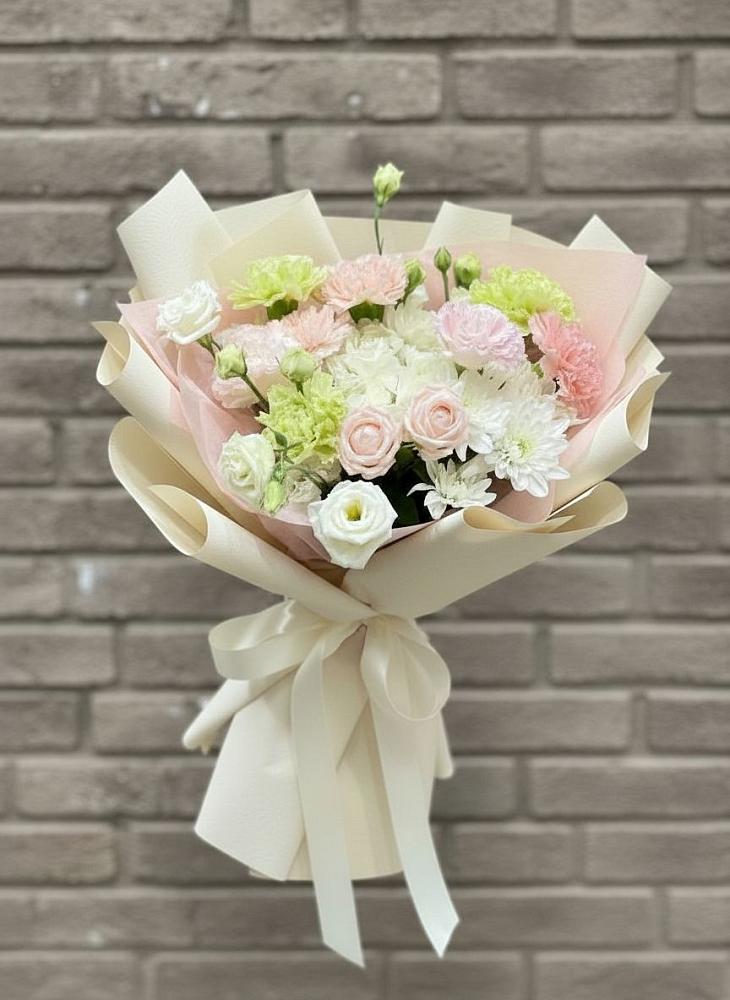 Букет цветов из: Гвоздики, Розы, Лизиантусы и Хризантемы в Электроуглях