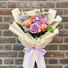 Букет цветов из:  Лизиантусы и Розы в Электроуглях