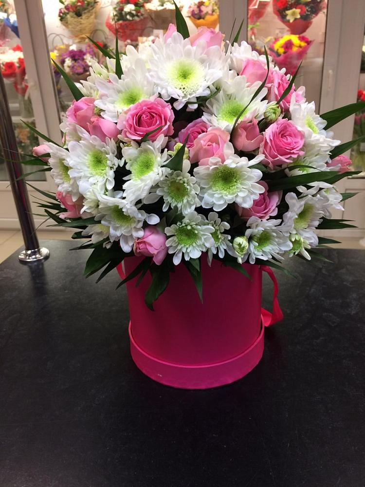 Цветочная композиция из Розы и Хризантемы в шляпной коробке в Электроуглях