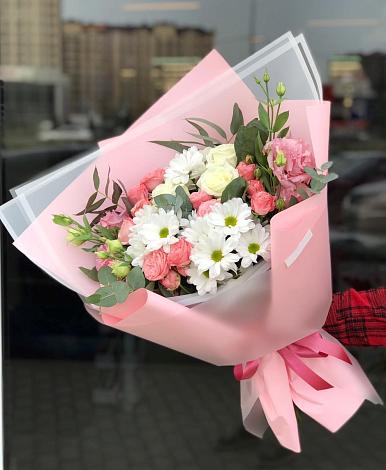 Букет цветов из: Розы, Лизиантусы и Хризантемы в Электроуглях